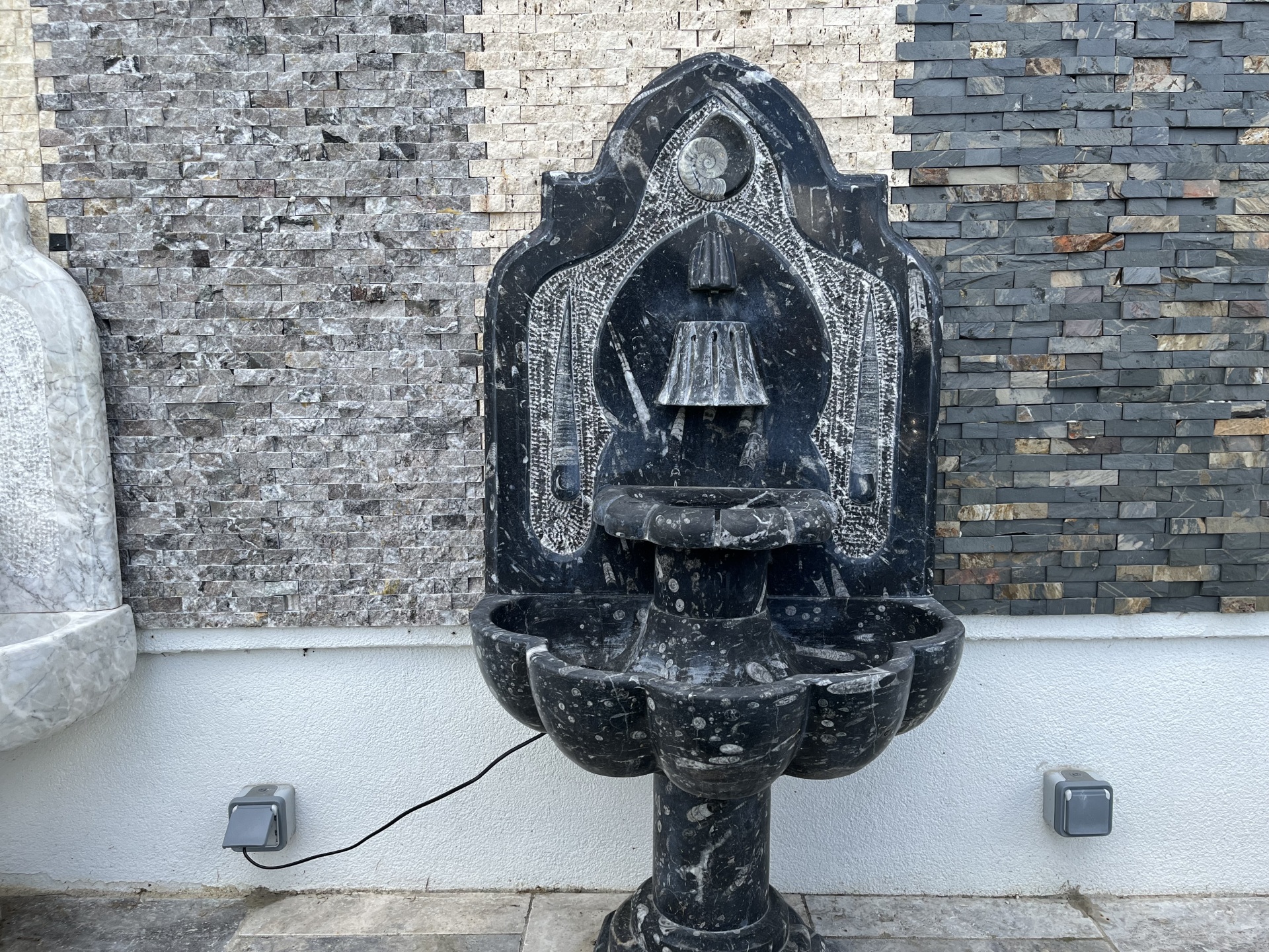 Fontaine Murale en Marbre Noir